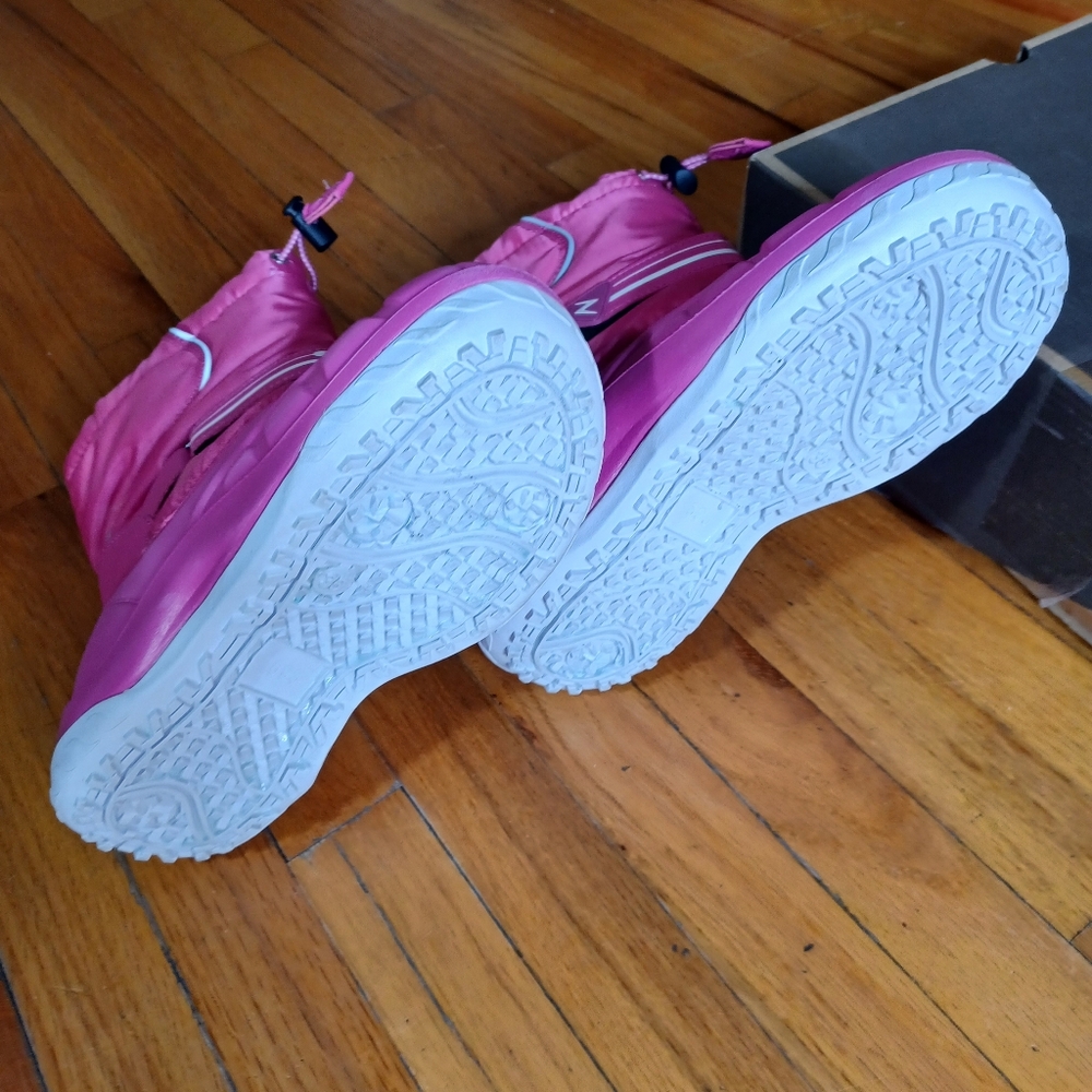 Barbie Pink Winter Snow Boots Nova Girls Weather boots Size 3.5  New - Picture 3 of 6
